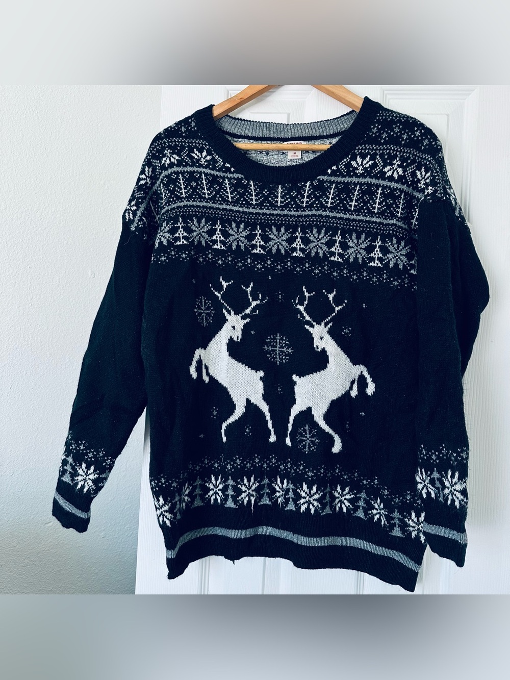 Mossimo Black Long Sleeve Reindeer
Pullover Knit Sweater Size M Christmas